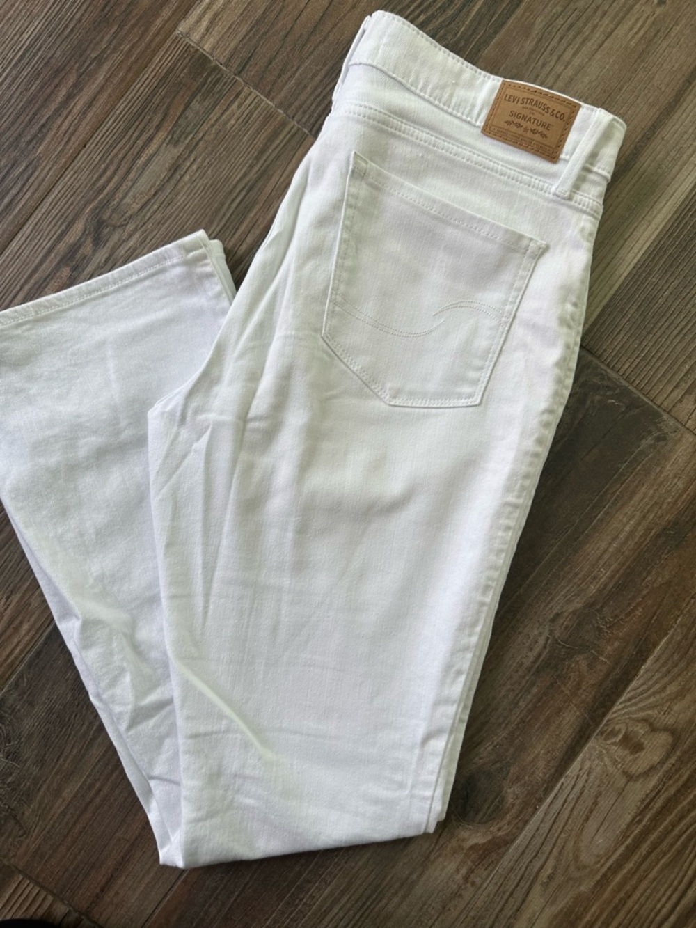 Levi's White Mid-Rise BootCut Flare Jeans - Picture 7 of 15